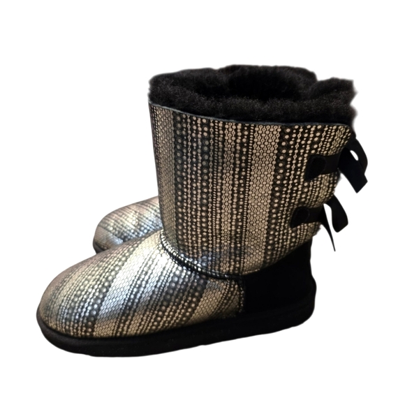 UGG Bailey Bow Bling' Boot Youth Size 6 Fits Women’s size 7 - Picture 10 of 14